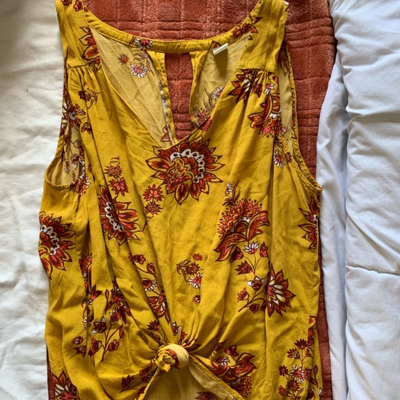 Old Navy Tops - Old navy Summer Top